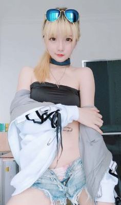 《年轻女教师